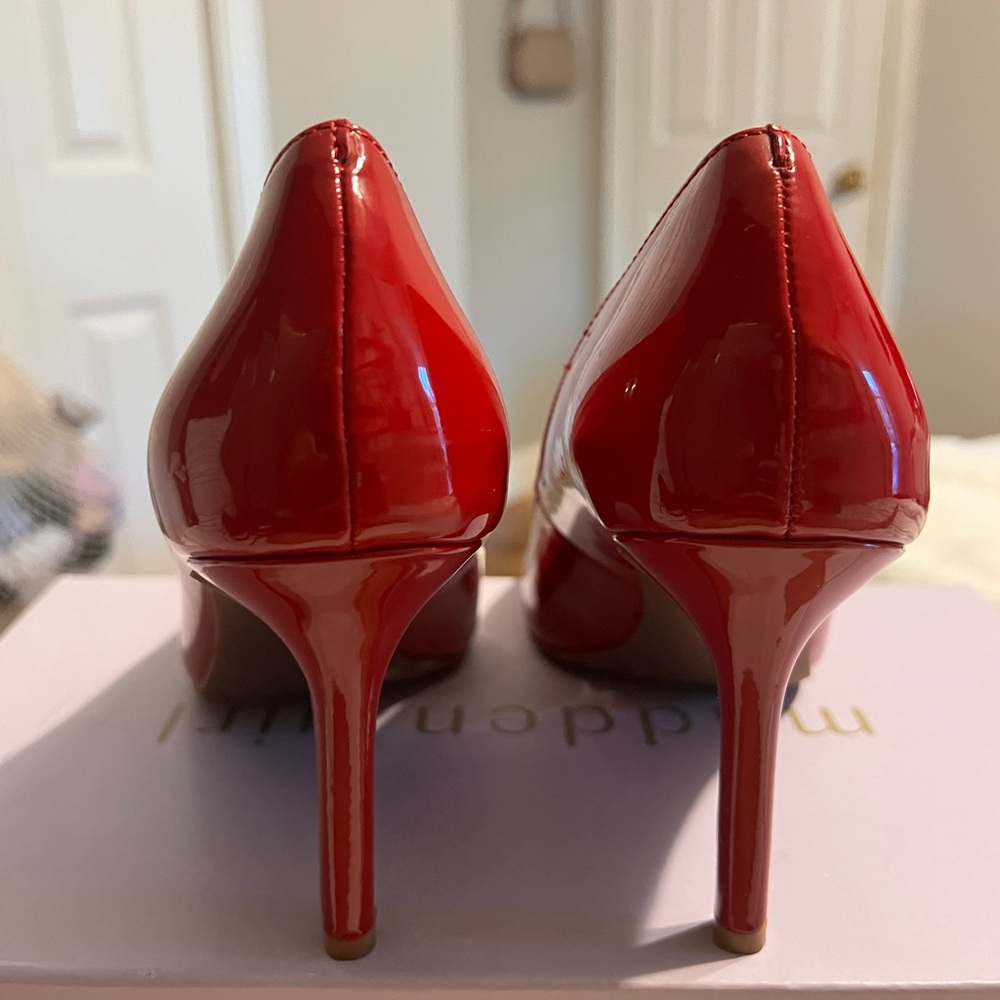 Jessica Simpson Bold Red Heels - Picture 2 of 11